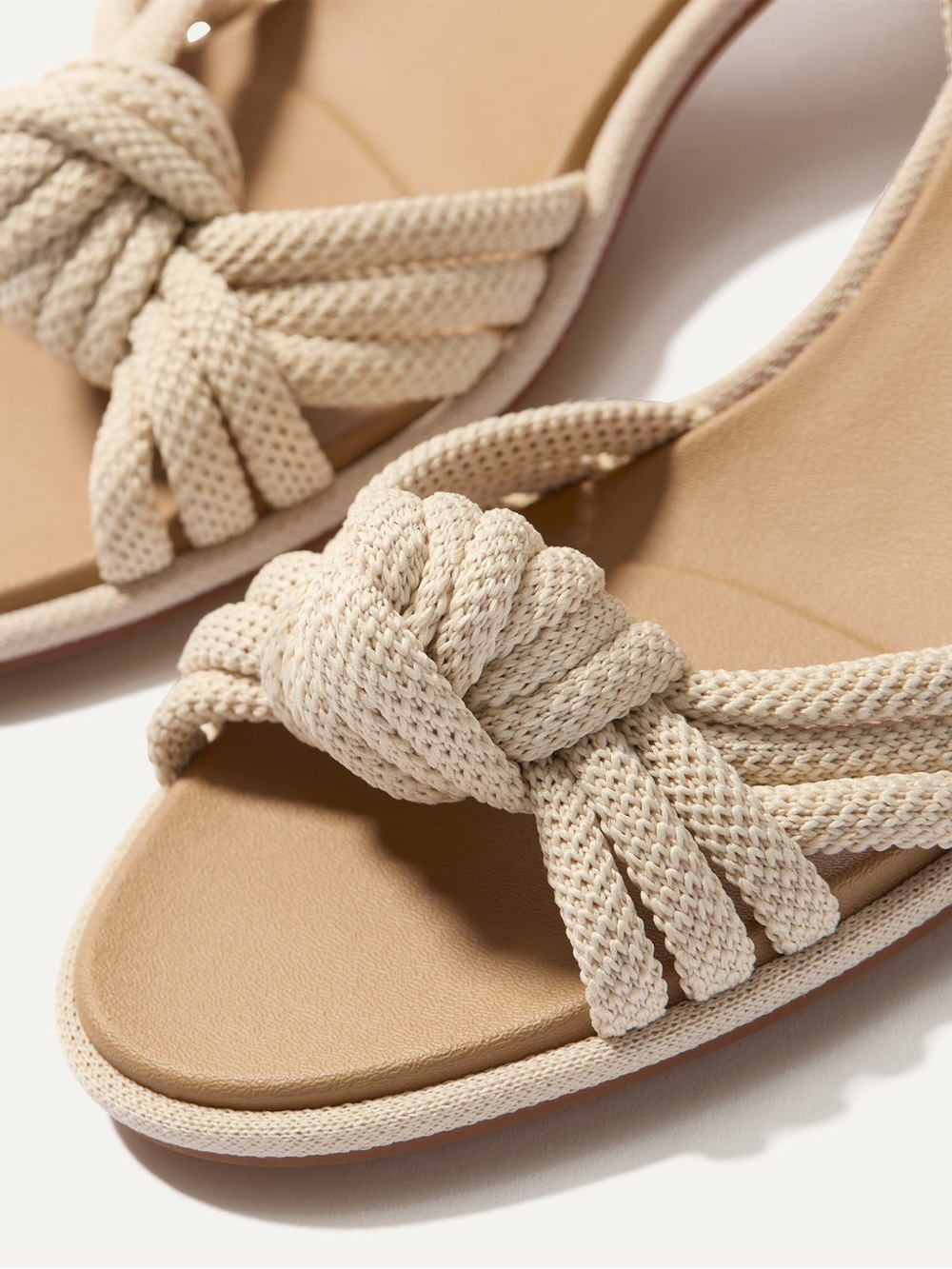 Rothy’s The Knot Sandal in Conch Size 9 - Picture 2 of 6